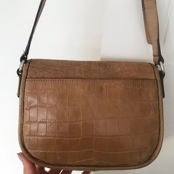 Micheal Kors saddle bag, croc embossed. - Picture 4 of 5